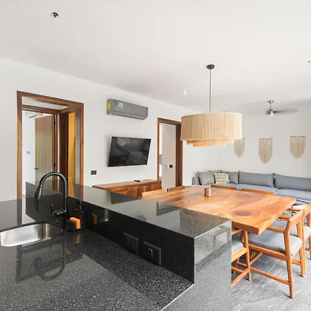 La Veleta Getaway At Asana Leaf House Sleeps 12 Holiday home