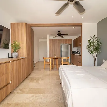 Lux With Private Balcony, Rooftop Pool, Gym Сasa de vacaciones *