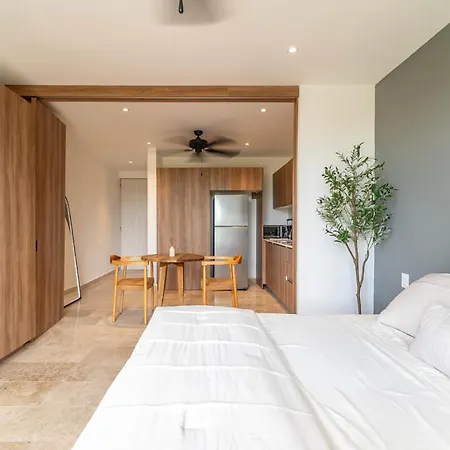Lux With Private Balcony, Rooftop Pool, Gym Сasa de vacaciones *
