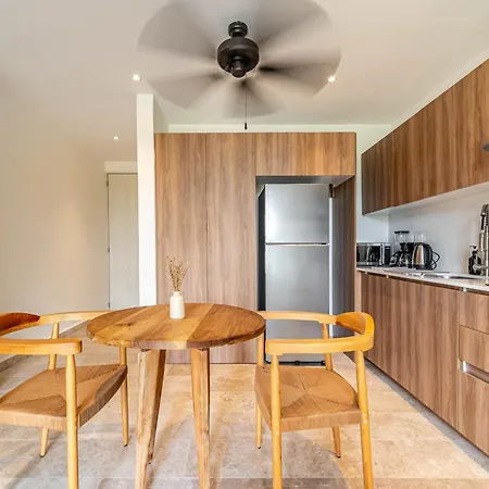 Lux With Private Balcony, Rooftop Pool, Gym Сasa de vacaciones