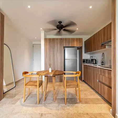 Lux With Private Balcony, Rooftop Pool, Gym *