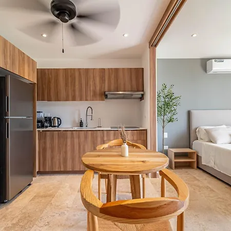 Lux With Private Balcony, Rooftop Pool, Gym Сasa de vacaciones *
