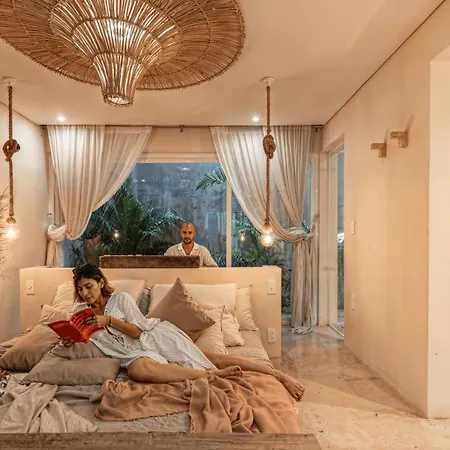 Jungle Chic - Luxury Stylish Loft W Private Hot Tub And Infinity Pool Apartment *