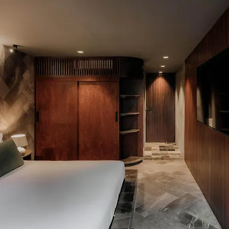Barneys New York Luxury Green * Tulum