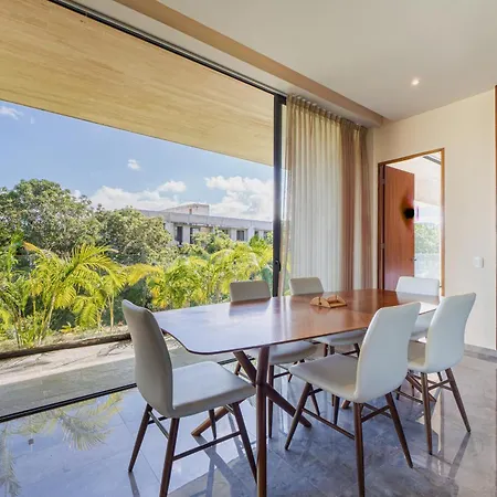 2br, 2bathroom Mistiq Gym 4 Pools *