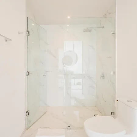 2br, 2bathroom Mistiq Gym 4 Pools *