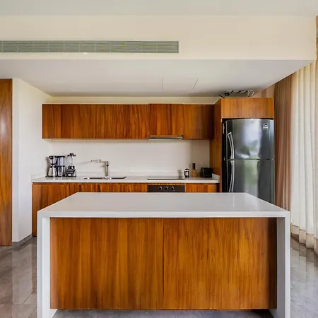 2br, 2bathroom Mistiq Gym 4 Pools Apartment *