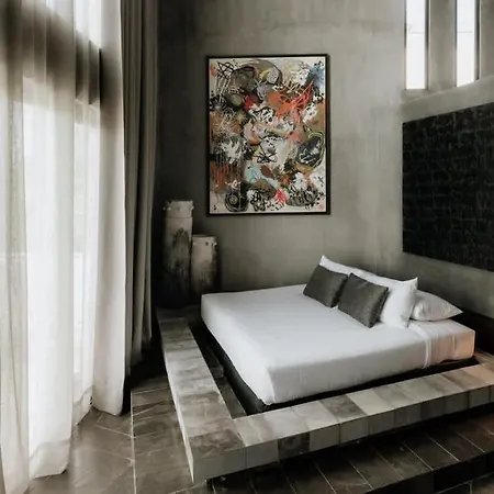 Barneys Ny Black Penthouse Pool Concierge Apartment *