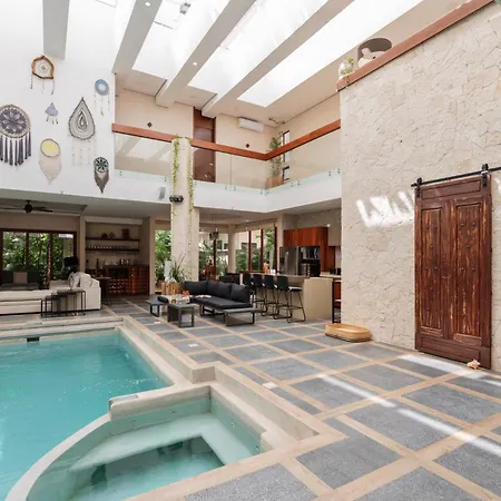 Villa Tikal *