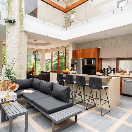 Tikal Villa *