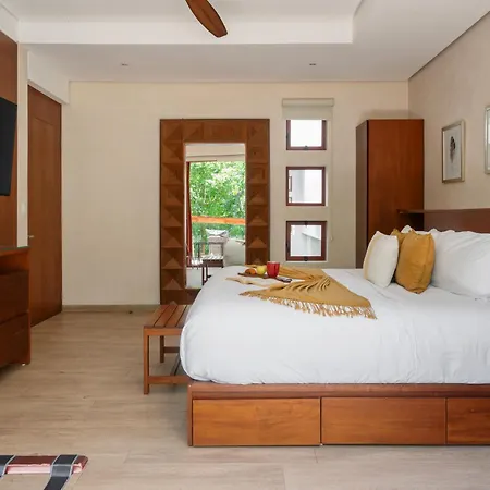 Tikal Villa