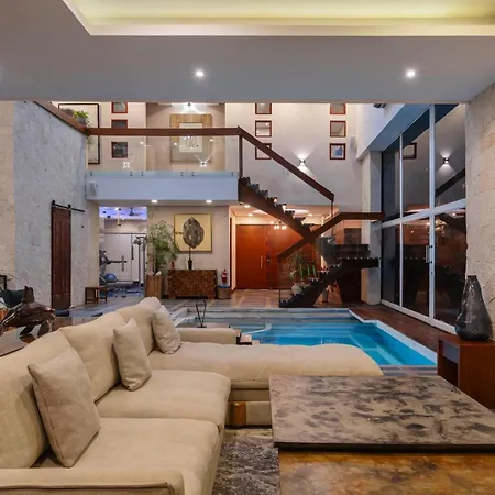 Tikal Villa