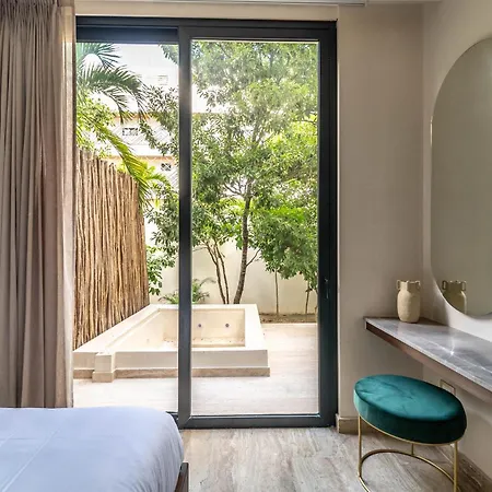 1br Plunge Pool, Rooftop Pool, Gym, Kids Playroom