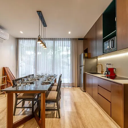 Holiday home 1br Plunge Pool, Rooftop Pool, Gym, Kids Playroom