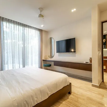 1br Plunge Pool, Rooftop Pool, Gym, Kids Playroom *