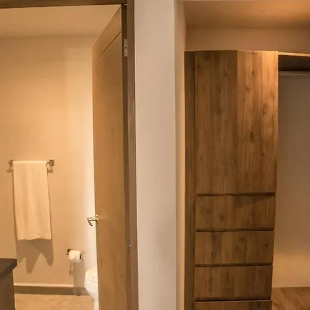 Great Location, New, 1br 4 Ppl *