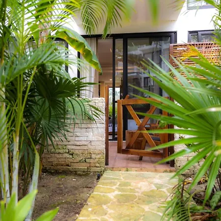Bnb Travel Experience Waves Hotel