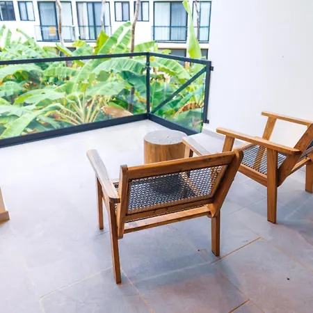 Bnb Travel Experience Waves Hotel