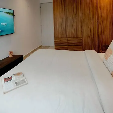 2br, 2baths, Rooftop Pool, 15 Minutes From Apartment *