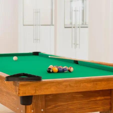 2br, 2baths, Rooftop Pool, 15 Minutes From Apartment *