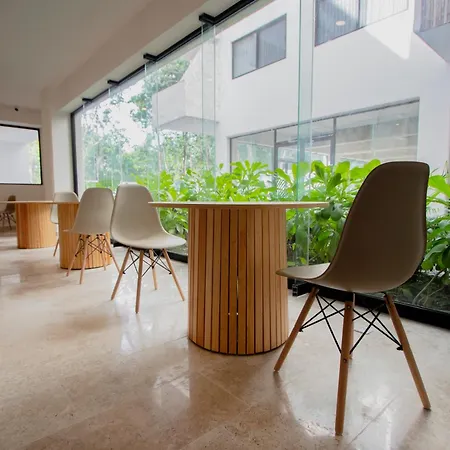 Apartment 2br, 2baths, Rooftop Pool, 15 Minutes From *