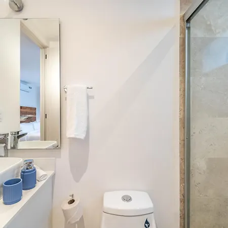 Holiday home King With Balcony Gym Rooftop Pool T5 102