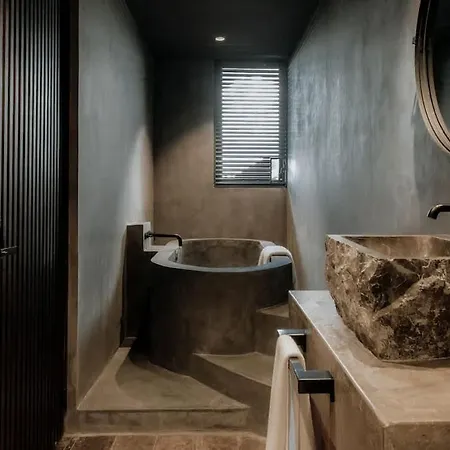 Barneys Ny Twin Penthouses - 2 Pools - Concierge