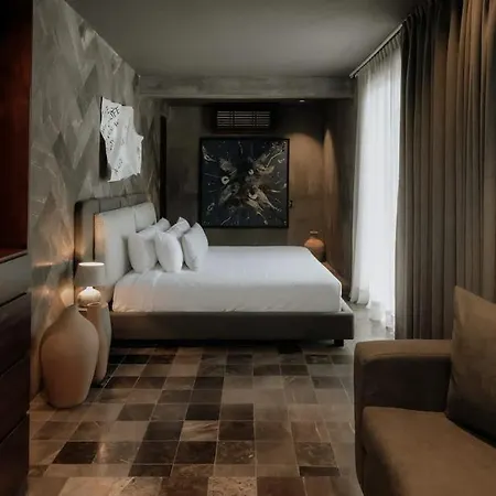 Barneys Ny Twin Penthouses - 2 Pools - Concierge Apartment