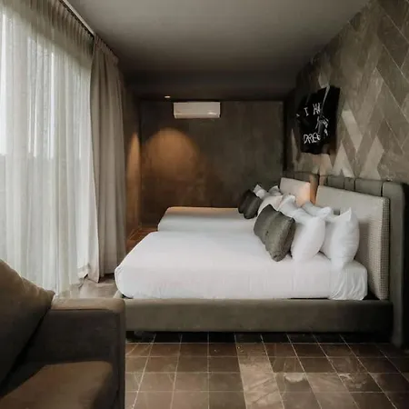 Barneys Ny Twin Penthouses - 2 Pools - Concierge Apartment *