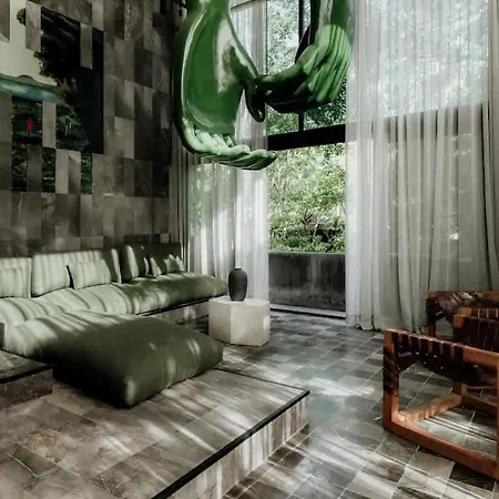 Barneys Ny With Pool Apartment *