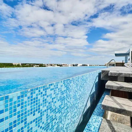 Modern Studio With Rooftop Pool + 500mb Internet Fast Speed Apartment *