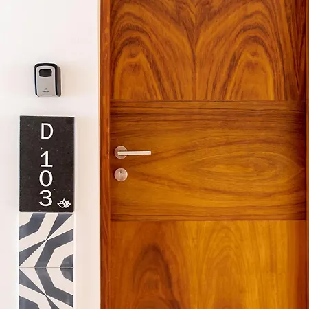 Park Lagunas Apartment