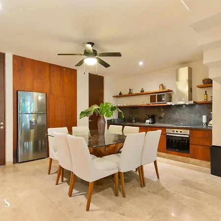 2 Br. Ph Wprivate Pool In Luxury Gated Community