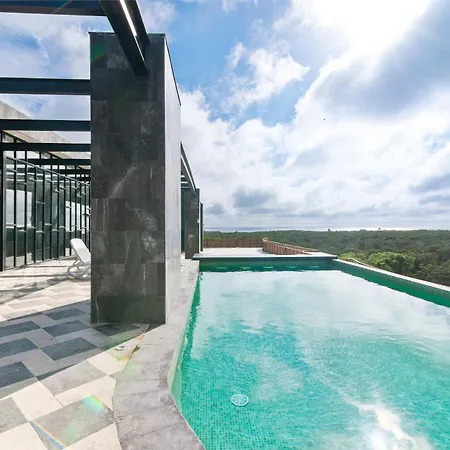 One Block From In Zone Free Club Holiday home *