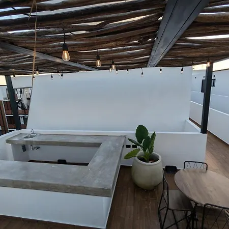 Skyline Escape In Apartment *