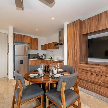 Сasa de vacaciones King With Private Balcony, Gym, Rooftop Pool