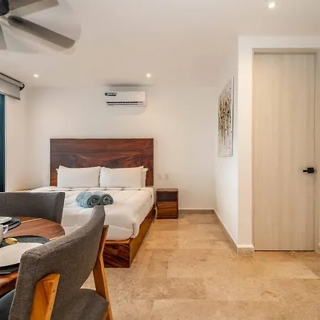 Сasa de vacaciones King With Private Balcony, Gym, Rooftop Pool *