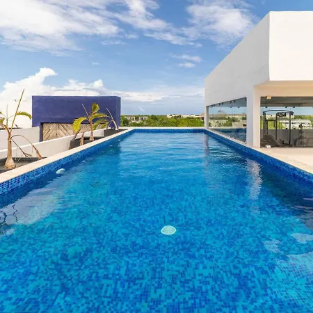 King With Private Balcony, Gym, Rooftop Pool Сasa de vacaciones