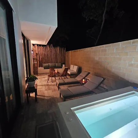 Maria With Jacuzzi Apartment *