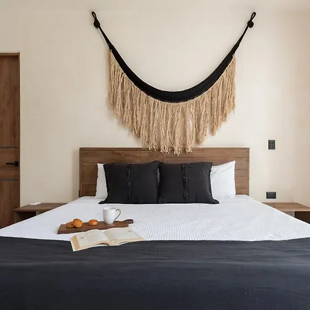 Apartment Escape Private Pool, Terrace & Boho Vibes