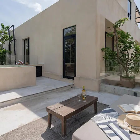 Apartment Escape Private Pool, Terrace & Boho Vibes