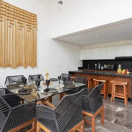 Exclusive 4br In Karanda With Pools And Paddle