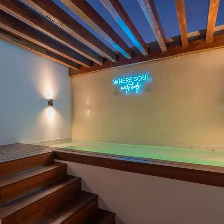 Villa Exclusive 4br In Karanda With Pools And Paddle *