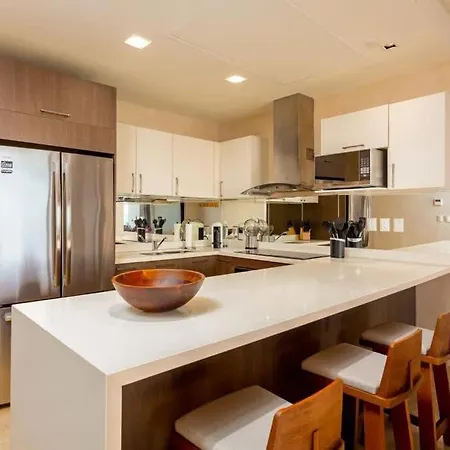 Beachfront 3Br Escape With Rooftop Sea Tankah Bay Apartment
