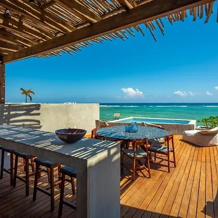 Beachfront 3Br Escape With Rooftop Sea Tankah Bay Apartment *