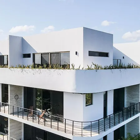 Luxe Penthouse With Rooftop Pool And Grill Apartment
