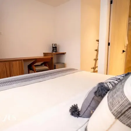 Prime Location 2 Bedroom With Natural Ligthed & Lx Amenities By Waves Management Holiday home *