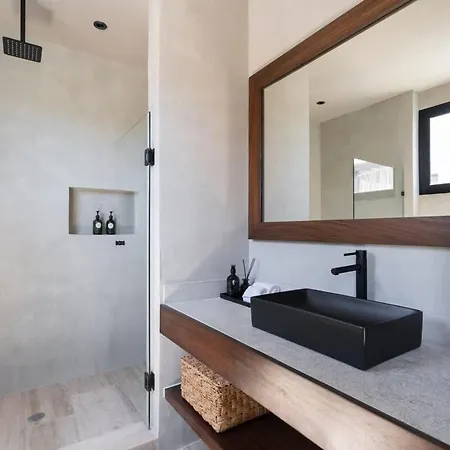 Luxury 3br In A Gated Community Large Pool Holiday home *