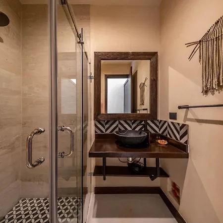 Villa Asana With Stunning Luxury Pool And Private Rooftop *