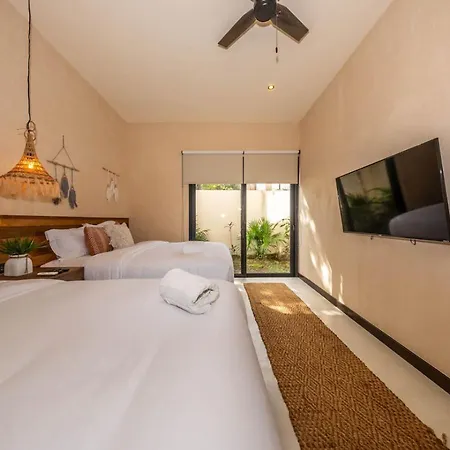 Asana With Stunning Luxury Pool And Private Rooftop